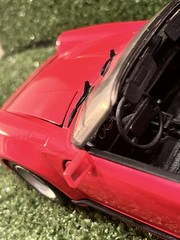 Maisto – Special Edition – RED 1989 Porsche 911 Speedster – 1:18 Scale