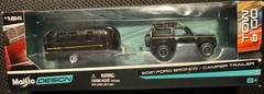 Maisto Design/ Tow & Go 2021 Ford Bronco w/ Camper Trailer