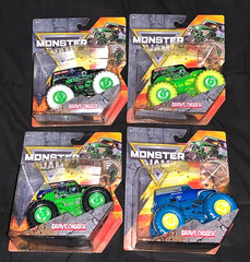 SPIN MASTER 2026 MONSTER JAM GRAVE DIGGER GRANDMA + SERIES #02 4 TRUCK SET NEW!