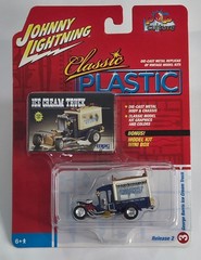 Ice Cream Truck CLASSIC PLASTIC Johnny Lightning GEORGE BARRIS #3 JLSP395
