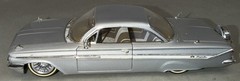 JADA 1/24 STREET LOW SILVER/WHITE 1961 CHEVY IMPALA LOWRIDER Wire Wheels *READ*
