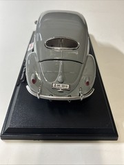 Maisto Special Edition 1:18 Volkswagen Käfer Beetle 1955 Gray Diecast