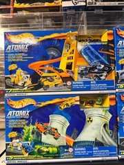 1/64 HOT WHEELS ATOMIX PLAY SETS NUMBER 5-8 QUANTITY OF 4