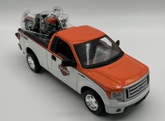 Ford F-150 STX 1:27 SCALE WITH 1958 FLH DUO GLIDE 1:24 HARLEY BY MAISTO WHITE