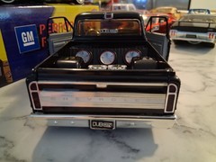 (( Black & VHTFT )) 1/24 jada Dub City 72 Chevy Cheyenne Pickup truck(Loose)