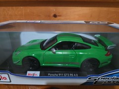 Porsche 911 GT3 RS 4.0 1:18th Maisto Green
