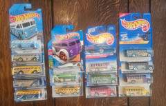 Hot Wheels School Bus Large lot (15) Buses See Pictures & Description