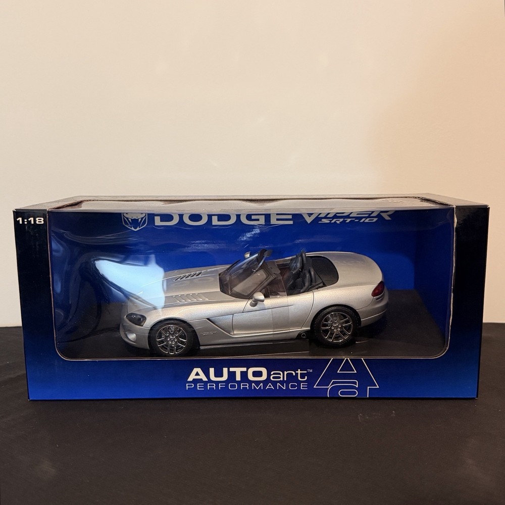 1:18 AUTOART 2003 Dodge Viper SRT-10 PERFORMANCE SILVER #71706