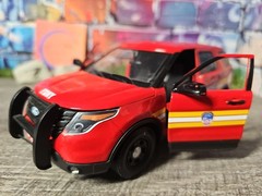 MotorMax 2015 Ford Explorer Interceptor FDNY Red 1:24 Diecast Car NO BOX READ