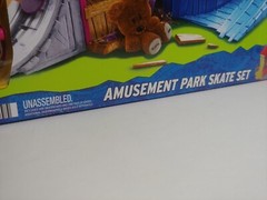 Hot Wheels Tony Hawk Amusement Park Skate Set with Exclusive Board & Shoes 2022
