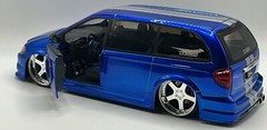 Chrysler Town & Country CAND BLUE – Jada Dub City 1:24 Scale Die-cast “MAYA”