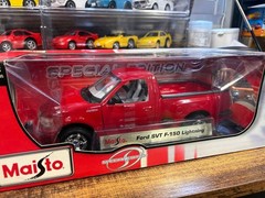 Maisto Ford SVT F-150 Lightning Red Collector Display Model