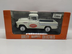 Sunnyside 1:28 Scale Marble’s Quality Knives 1957 Chevy Cameo Pickup