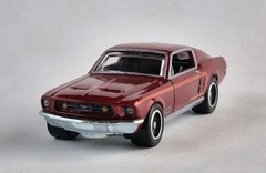 1967 FORD MUSTANG FASTBACK Diorama Collectible DieCast Model Car 1:64 Red LOOSE
