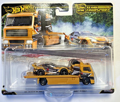 Hot Wheels Premium 2025 Team Transport ’20 Toyota GR Supra Fleet Street #86