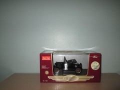 SunStar 1925 Ford Model T Runabout Roaster Black 1:24 DieCast 1881 NIB