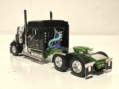 RARE! 1/64 DCP Black Kenworth W900 L & Chrome Van Trailer JERRY LINANDER #33722