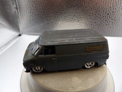 1975 CHEVROLET VAN 2024 CASTLINE M2 MACHINES 1:64 DIE-CAST