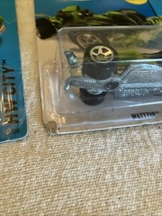 (10) Hotwheels HW City Lot, 2014, 2013 10 Cars With Some Corner Damage