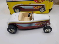 Hot Wheels Limited Edition 1933 Ford Roadster Street Rod