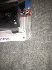 NEW – Hot Wheels #246 Tesla Cybertruck