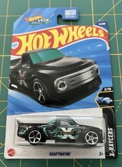 2025 HOT WHEELS DRAFTNATOR STOCK TRUCK RACING PICKUP X-RAYCERS 2/10 CLEAR BLACK
