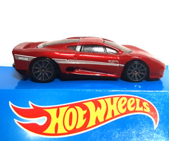 LOOSE 1992 Hot Wheels Jaguar XJ220 Red Vintage Diecast Car