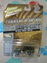Johnny Lightning Military U.S.ARMY-Vietnam-USO TOUR Willys MB JEEP Ver A NIB