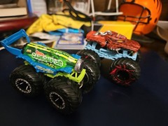 Hot Wheels Monster Truck Lot of 2 – Carbinator – G6