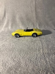 Yellow 1975 Chevy Corvette 1:24 Diecast Car by Franklin Mint Precision Models