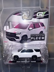 GREENLIGHT COLLECTIBLES SHOWROOM FLOOR SERIES 7 WHITE 2024 CHEVY TAHOE !!!
