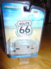 Greenlight Route 66 Series 2016 Shasta 15′ Airflyte Die-Cast Trailer 1:64 L.E.