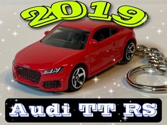 RARE KEY CHAIN RED AUDI TT RS COUPE SOUVENIR NOVELTY GIFT….🔥🔥🔥