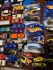 HOT WHEELS LOT New + USED “THE PETTY RACING FAMILY” 2 Hot Wheels Cases Over 200!