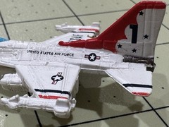 MICRO MACHINES MILITARY Aircraft General Dynamics F-16 Falcon Thunderbird (A62)