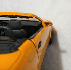 Maisto 1996 Mercedes Benz SLK 230 Convertible Yellow 1/18 Scale Diecast Car