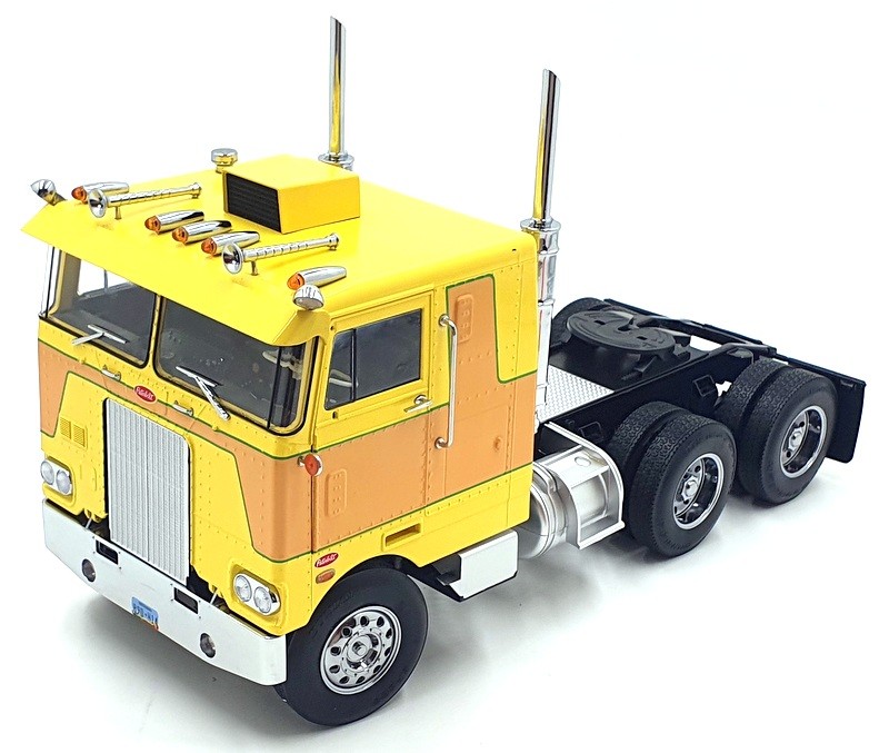 KK Scale Road Kings 1/18 Scale RK180152 – Peterbilt 352 Pacemaker Yellow/Brown