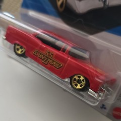 Hot Wheels Cool Classics ’55 Chevy 1:64 Diecast Red/Gold Unopened