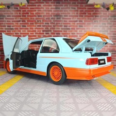 1:24 BMW M3 E30 1988 Mpower Alloy Diecast Sound & Light Car Model Toy Gift NEW
