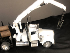 1:32 Die Cast Kenworth W900 Semi w/ Log Hauler Long Haul Truckers by New Ray