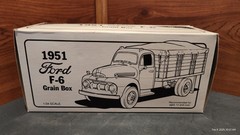 NIB 1992 FIRST GEAR 1951 FORD F-6 BO-JACK HYBRID CORN GRAIN BOX TRUCK 1:34 SCALE