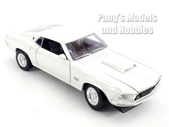 1969 Ford Mustang Boss 429 1/24 Diecast Metal Model by Welly – WHITE