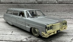 1964 Chevy IMPALA 1:24 GOLD EDITION JADA STREET LOW COOL HANGING DICE INCLD SLV