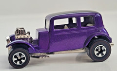 Hot Wheels 1994 Vintage Series II ’32 Ford Vicky Purple W/Button Toys R Us Excl.