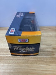 MotorMax Timeless Legends McLaren Senna die-cast model 1/24 793556 Yellow New