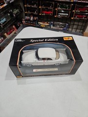 MAISTO SPECIAL EDITION WHITE 1956 CHRYSLER 300B 1:18 DIE-CAST CAR NEW – BIG BOX
