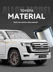 TOYOTA LAND CRUISER LC300 Model car Black 1:18 SUV