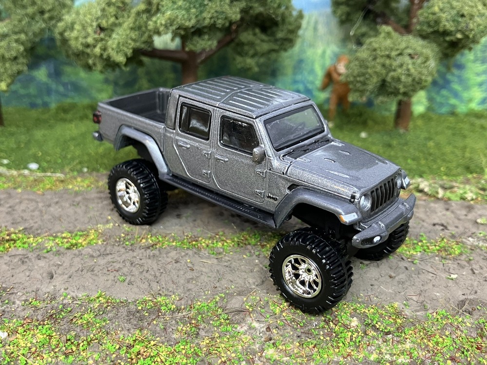2021 Jeep Gladiator Lifted 4×4 Truck 1/64 Diecast Custom Off Road Greenlight