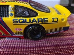Kenny Wallace #81 Square D 1998 Ford Taurus 1:24 Scale Action NASCAR Bank