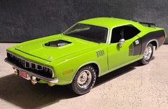 Testors Diecast 1971 Plymouth Hemi ‘Cuda 1:24 scale assembled model.